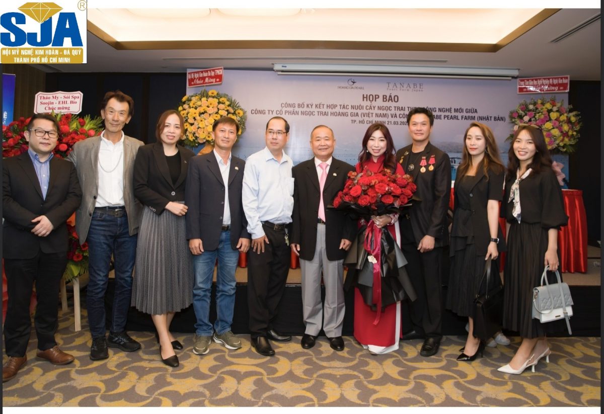 Lễ ký kết hợp tác nuôi cấy ngọc trai theo công nghệ mới giữa Công ty CP Ngọc Trai Hoàng Gia (Việt Nam) và Công ty Tanabe Pearl Farm (Nhật Bản) 