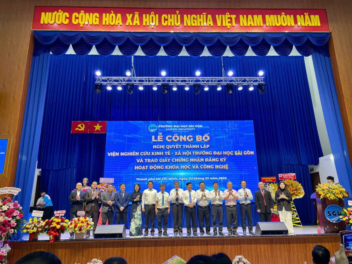 LỄ KÝ KẾT HỢP TÁC GIỮA VIỆN NGHIÊN CỨU KINH TẾ – XÃ HỘI TRƯỜNG ĐẠI HỌC SÀI GÒN VÀ HỘI MỸ NGHỆ KIM HOÀN ĐÁ QUÝ TP. HỒ CHÍ MINH 